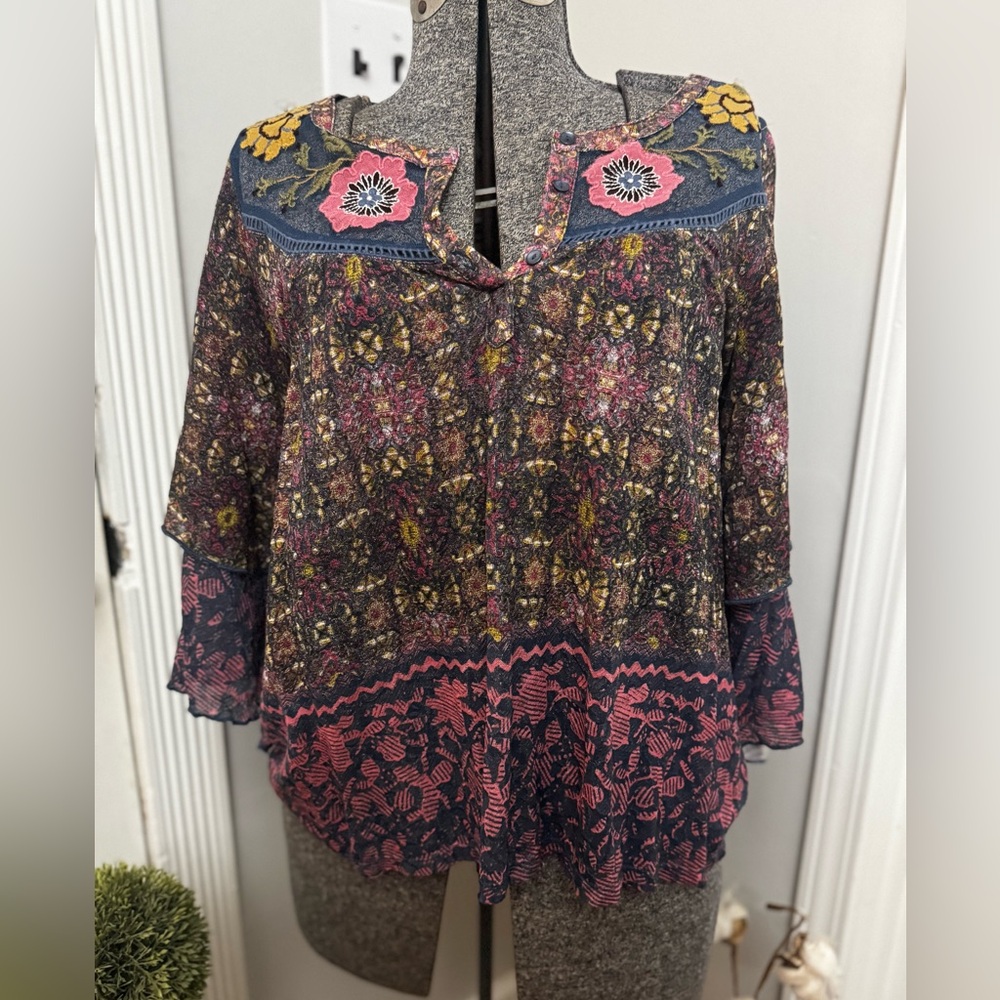 Women’s Anthropologie Mis Stol Floral Boho Blouse with Embroidery size Small
